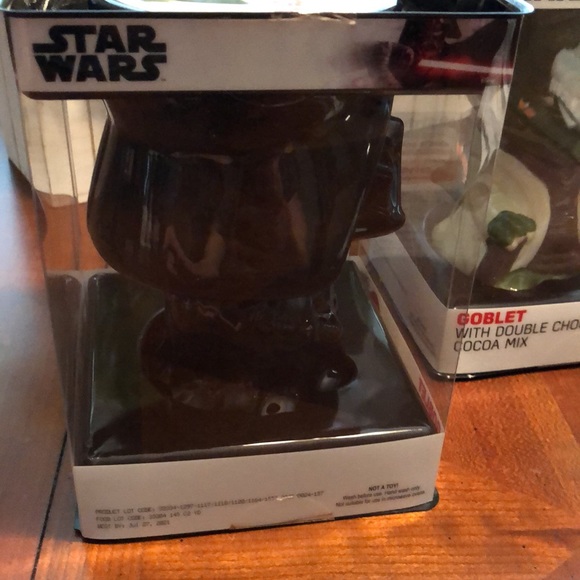Star Wars Ceramic Goblet with Chocolate Fudge Cocoa Mix - Yoda& Darth Varder - Picture 8 of 9